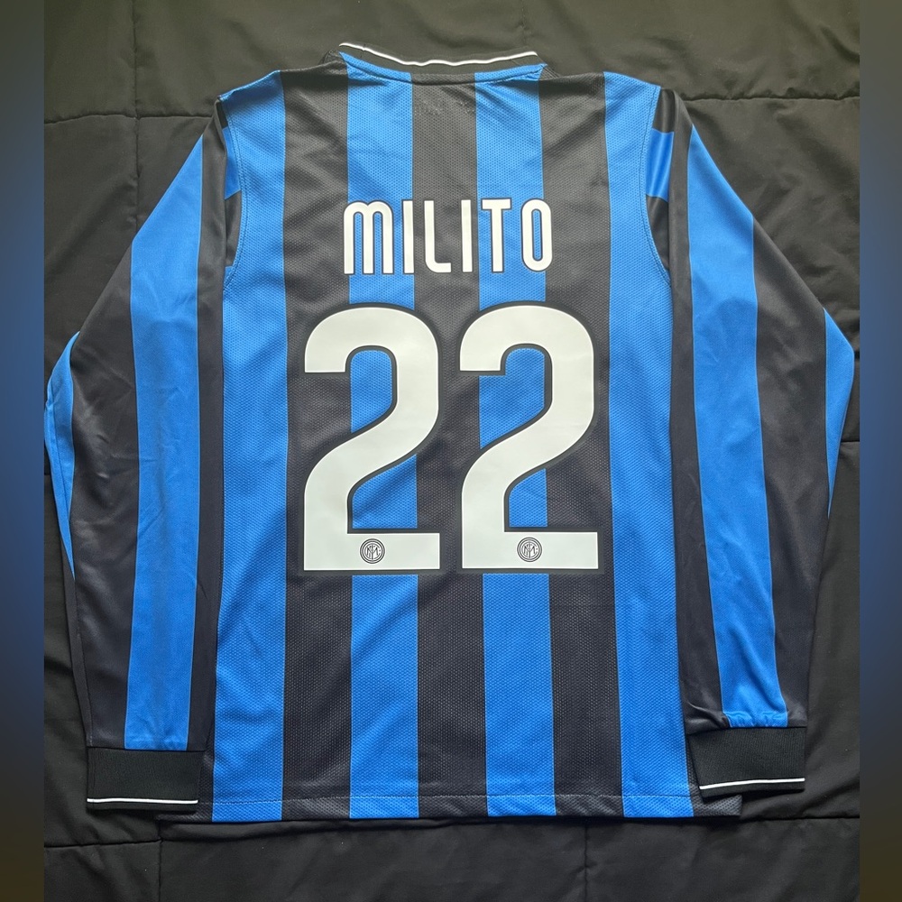 Milito #22 2010 Inter Milan Home Soccer Jersey Longsleeve
